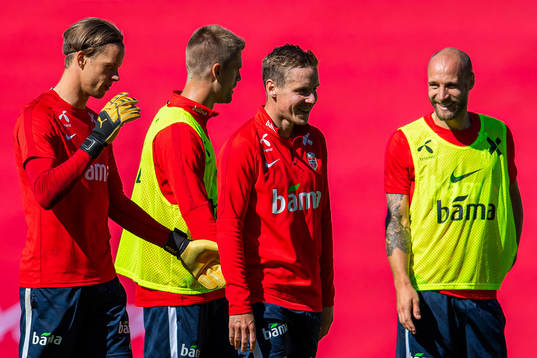 Stefan Johansen and Tore Reginiussen of the Norwegian