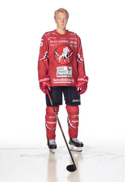 Vita Hästens Simon Holmström