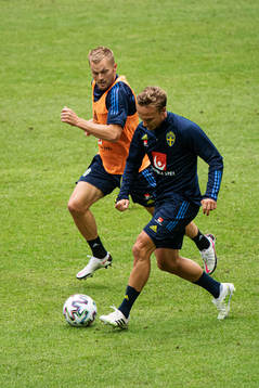 Sebastian Larsson and Pierre Bengtsson of the Swedish