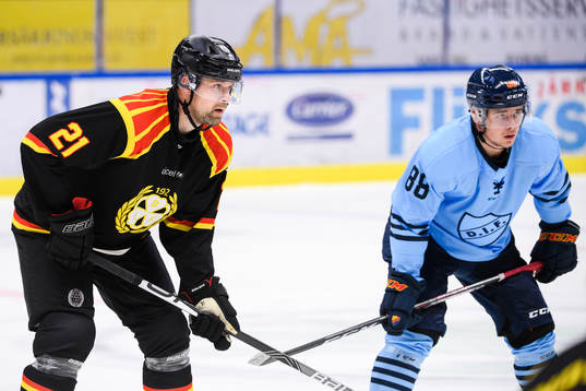 Brynäs Patrik Berglund och Djurgårdens Alexander Holtz