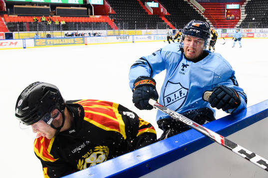 Brynäs Greg Scott och Djurgårdens Manuel Ågren