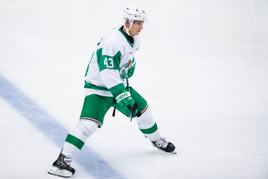 Rögles Olli Palola innan träningsmatchen i ishockey
