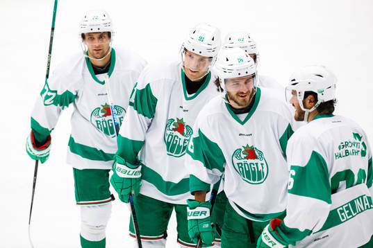 Bläddra bland fler bilder av Ishockey, Träningsmatch, Frölunda - Rögle