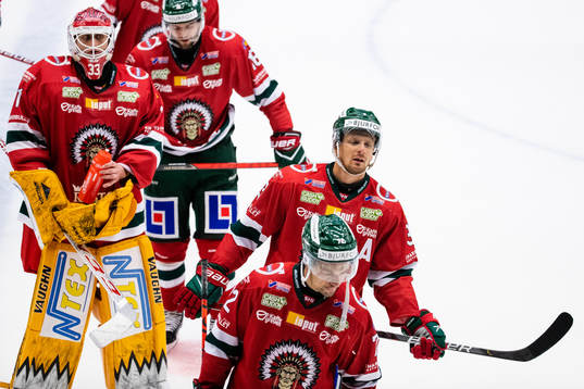 Frölundas målvakt Zackarias Skog och Nicklas Lasu deppar