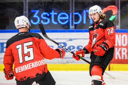 Malmö Redhawks Nicolai Meyer jublar