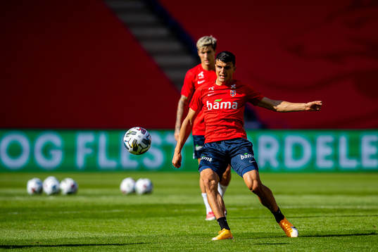 Mohamed «Moi» Elyounoussi of the Norwegian national