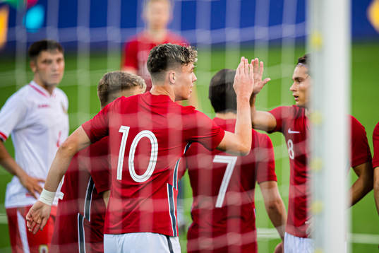 Jørgen Strand Larsen of Norway celebrates