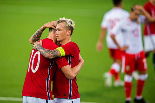 Jørgen Strand Larsen of Norway celebrates