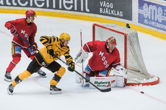 Modos målvakt Anthony Peters