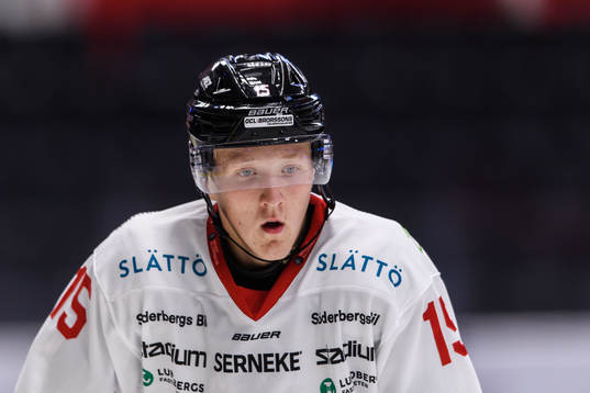 Vita Hästens Simon Holmström