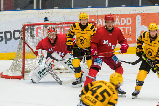Modos målvakt Anthony Peters
