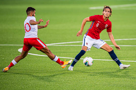 Michael Negrette  and Markus Solbakken  of Norway