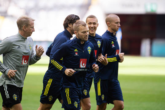 Fredrik Larsson, physiotherapist, and Sebastian Larsson of