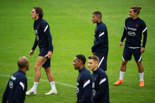 Adrien Rabiot, Kylian Mbappé and Antoine Griezmann of the