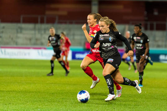 Växjös Signe Holt Andersen och Örebros Frida Abrahamsson
