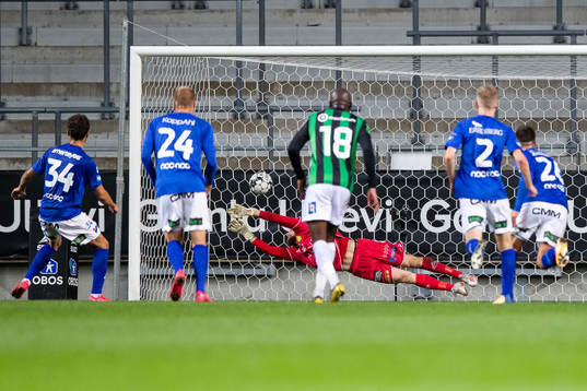 Trelleborgs Herman Hallberg skjuter reducering 2-1 bakom