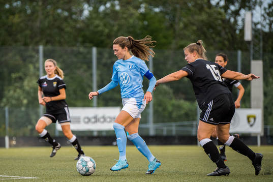 Malmö FFs Saga Fredriksson och Malmö City FCs Felicia