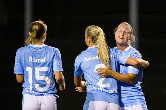 Malmö FFs Caroline Williamsdotter jublar med Beatrice