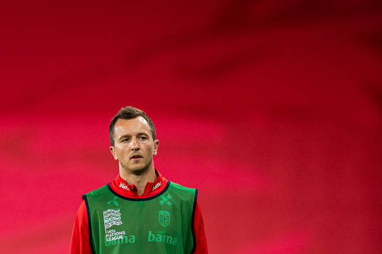Even Hovland of Norway warms up