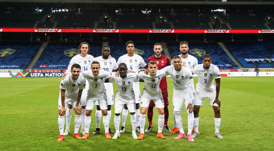 France’s starting eleven pose for a team photo