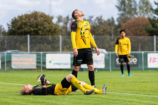 Gnosjös målvakt Andreas Bernhardt och Filip Magnusson