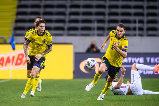 Victor Nilsson Lindelöf and Albin Ekdal of Sweden