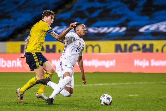 Victor Nilsson Lindelöf of Sweden against Anthony Martial