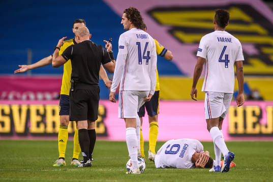 Olivier Giroud of France in pain