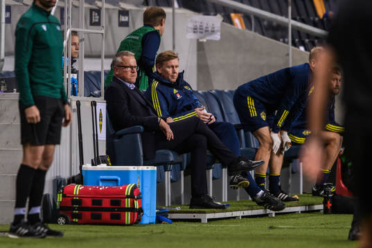 Head coach Janne Andersson and assistant coach Peter