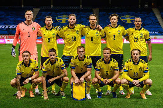 Sweden’s starting eleven pose for a team photo
