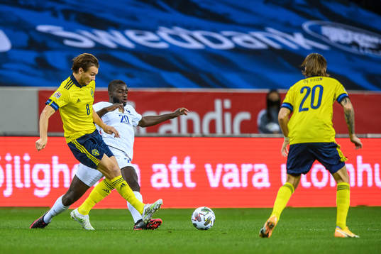 Albin Ekdal of Sweden and Dayot Upamecano of France