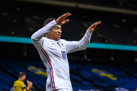 Kylian Mbappé of France celebrates
