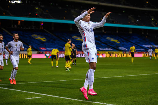Kylian Mbappé of France celebrates