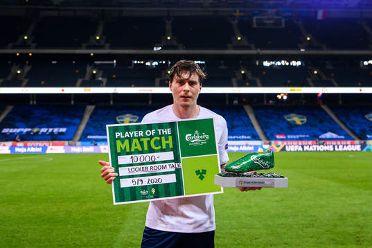 Victor Nilsson Lindelöf of Sweden is awarded ”Player of