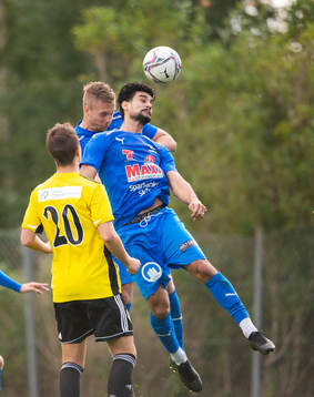 Nosabys Ameer Naseer och Joel Wedenell i matchen mellan