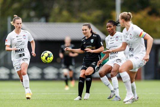 Göteborgs Vilde Böe Risa och Eskilstunas Halimatu Ayinde