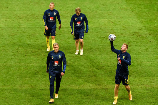John Guidetti and Dejan Kulusevski of Sweden