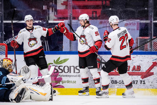 Malmö Redhawks Carl Persson jublar