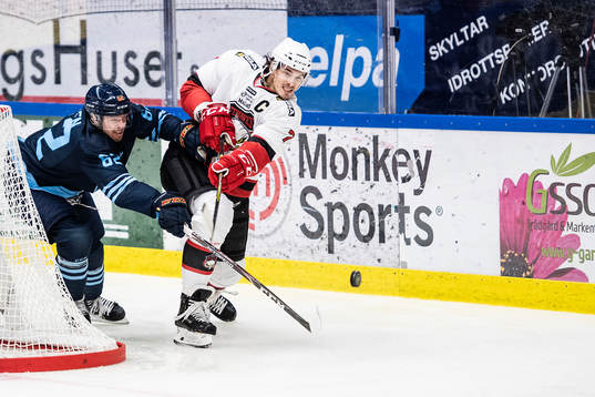 Djurgårdens Manuel Ågren och Malmö Redhawks Oliver