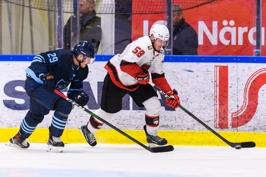 Djurgårdens Sebastian Strandberg och Malmö Redhawks Oskar