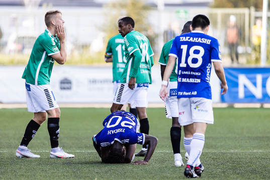 Brages Bjarni Mark Antonsson Duffield krockar med Umeås