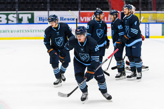 Djurgårdens Alexander Holtz med lagkamrater