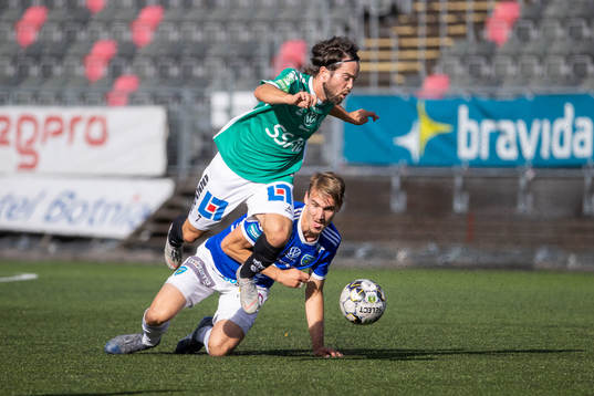 Brages Robbin Sellin och Umeås Nicklas Raaholt