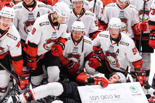 Malmö Redhawks Fredrik Händemark, Johan Olofsson och Emil