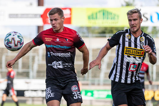 Bläddra bland fler bilder av Fotboll, Div 1 södra, herr, Landskrona - Trollhättan