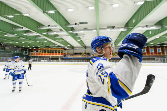 Leksands Emil Heineman jublar