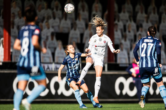 Djurgårdens Tilde Lindwall och Rosengårds Nathalie Björn