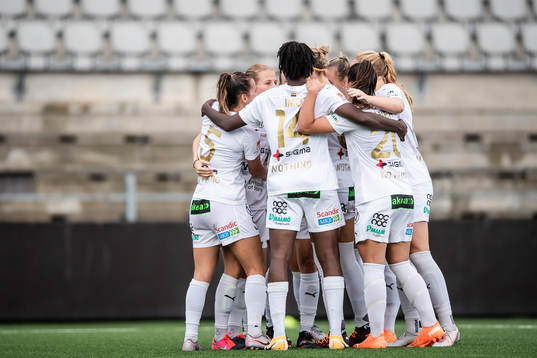 Rosengårds spelare jublar