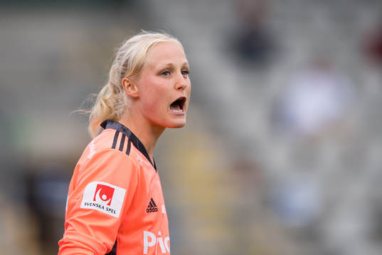 Djurgårdens målvakt Kathrine Østergaard Larsen