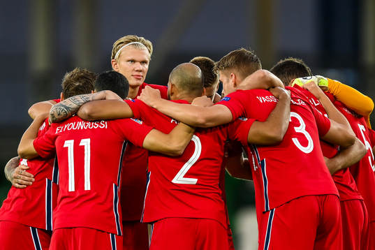 Erling Braut Haaland of Norway with teammates